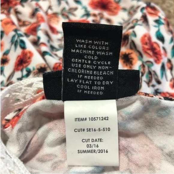 Torrid White Floral Soft Stretchy Boho Crochet Strap Tank - Picture 5 of 9